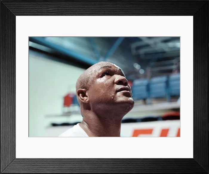 Framed Print : George Foreman pictured during training ahead of his fight with Terry Anderson Framed Print : George Foreman pictured during training ahead of his fight with Terry Anderson