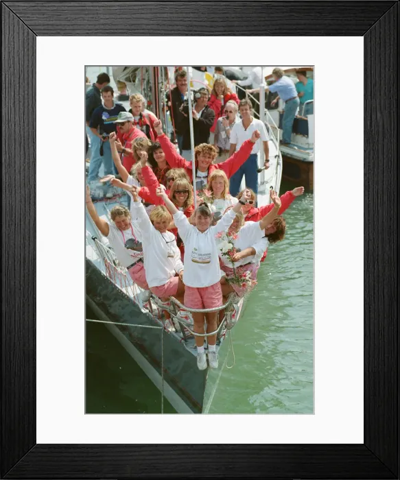 Framed Print : Maiden returns to the UK. 28th May 1990. Skipper Tracy Edwards stands
