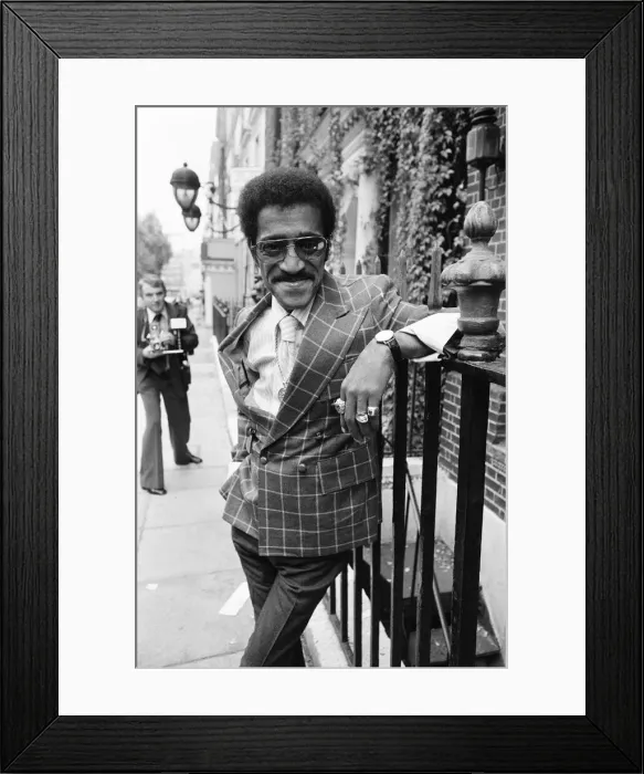 Framed Print : Sammy Davis Jr in the UK for his stage show at the London Palladium Framed Print : Sammy Davis Jr in the UK for his stage show at the London Palladium