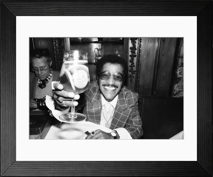 Framed Print : Sammy Davis Jr in the UK for his stage show at the London Palladium Framed Print : Sammy Davis Jr in the UK for his stage show at the London Palladium