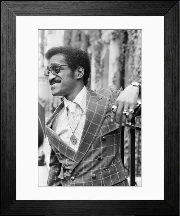 Framed Print : Sammy Davis Jr in the UK for his stage show at the London Palladium Framed Print : Sammy Davis Jr in the UK for his stage show at the London Palladium
