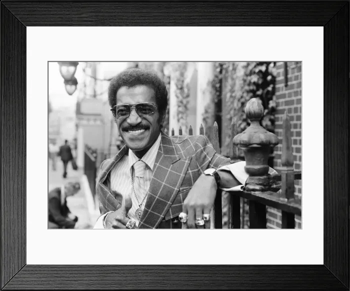 Framed Print : Sammy Davis Jr in the UK for his stage show at the London Palladium Framed Print : Sammy Davis Jr in the UK for his stage show at the London Palladium