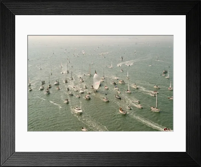 Framed Print : Maiden returns to the UK. 28th May 1990. Maiden is centre with orange Framed Print : Maiden returns to the UK. 28th May 1990. Maiden is centre with orange