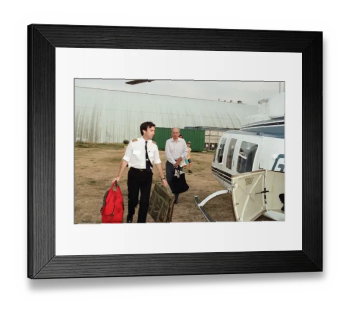 Framed Print : Rupert Murdoch getting in to a helicopter. 6th August 1994 Framed Print : Rupert Murdoch getting in to a helicopter. 6th August 1994