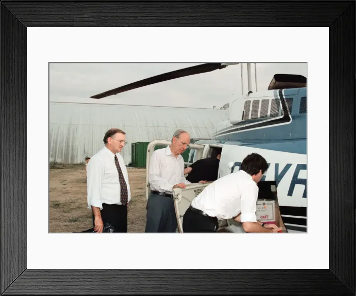 Framed Print : Rupert Murdoch getting in to a helicopter. 6th August 1994 Framed Print : Rupert Murdoch getting in to a helicopter. 6th August 1994