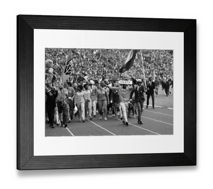 Framed Print : The Commonwealth Games. Pictured, the closing ceremony. Meadowbank Stadium, Edinburgh Framed Print : The Commonwealth Games. Pictured, the closing ceremony. Meadowbank Stadium, Edinburgh