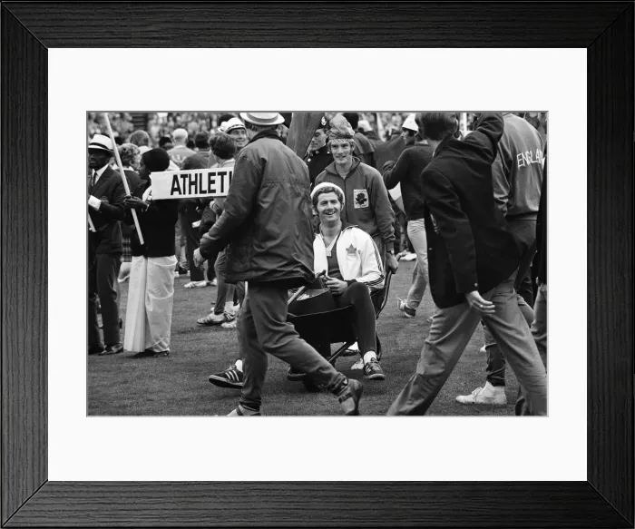 Framed Print : The Commonwealth Games. Pictured, the closing ceremony. Meadowbank Stadium, Edinburgh Framed Print : The Commonwealth Games. Pictured, the closing ceremony. Meadowbank Stadium, Edinburgh