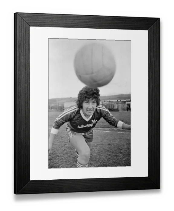 Framed Print : Soccer star Maureen Reynolds pictured in Prestatyn, North Wales. 5th June 1981 Framed Print : Soccer star Maureen Reynolds pictured in Prestatyn, North Wales. 5th June 1981