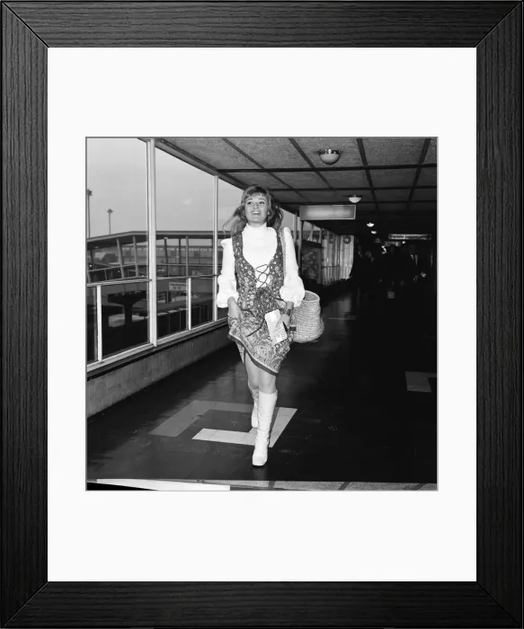 Framed Print : Model Stephanie Beacham leaving Heathrow Airport for Paris. 15th April 1971 Framed Print : Model Stephanie Beacham leaving Heathrow Airport for Paris. 15th April 1971