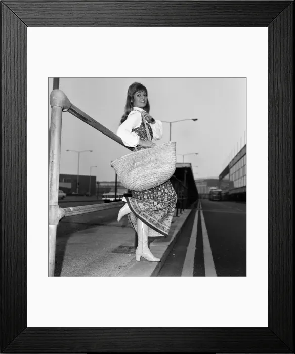 Framed Print : Model Stephanie Beacham leaving Heathrow Airport for Paris. 15th April 1971 Framed Print : Model Stephanie Beacham leaving Heathrow Airport for Paris. 15th April 1971