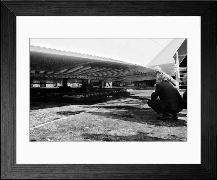 Framed Print : The worlds biggest hovercraft makes it public debut. The SRN 4 on show at Cowes