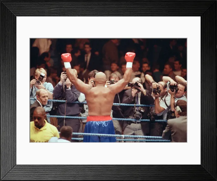 Framed Print : George Foreman vs. Terry Anderson, London Arena, London Framed Print : George Foreman vs. Terry Anderson, London Arena, London