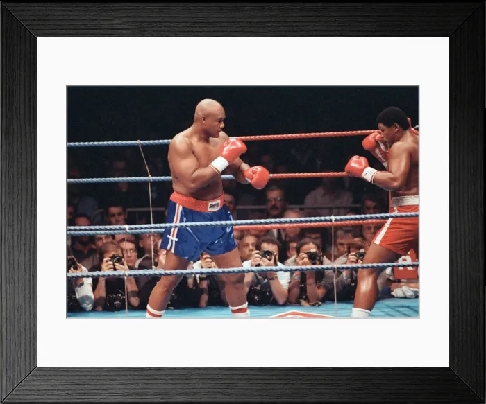 Framed Print : George Foreman vs. Terry Anderson, London Arena, London, 25th September 1990