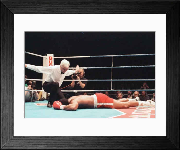 Framed Print : George Foreman vs. Terry Anderson, London Arena, London