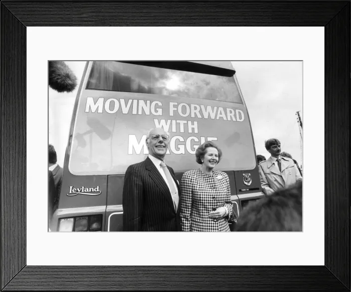 Framed Print : Margaret Thatcher with her husband Dennis with the Battle Bus - 21st May 1987 Framed Print : Margaret Thatcher with her husband Dennis with the Battle Bus - 21st May 1987