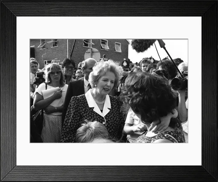 Framed Print : Margaret Thatcher, Prime Minister, visits Hungerford after the murders committed by Framed Print : Margaret Thatcher, Prime Minister, visits Hungerford after the murders committed by