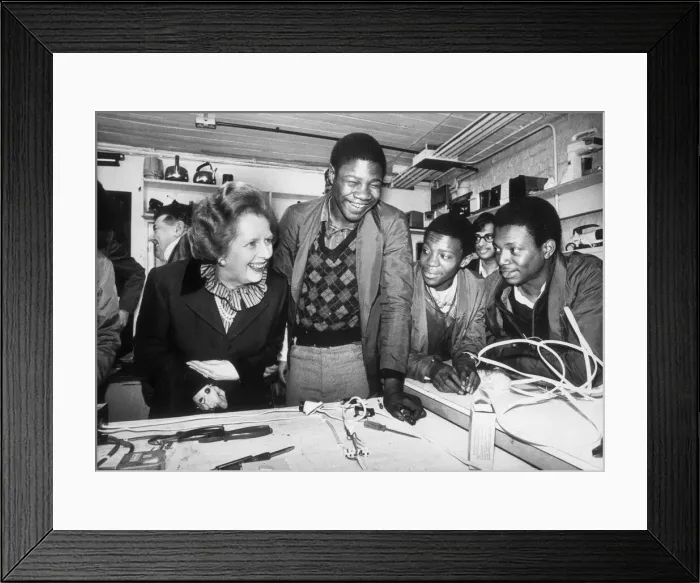 Framed Print : MARGARET THATCHER JOKES WITH TRAINEES AT MARSH BROTHERS IN FULHAM - 15TH APRIL 1983 Framed Print : MARGARET THATCHER JOKES WITH TRAINEES AT MARSH BROTHERS IN FULHAM - 15TH APRIL 1983