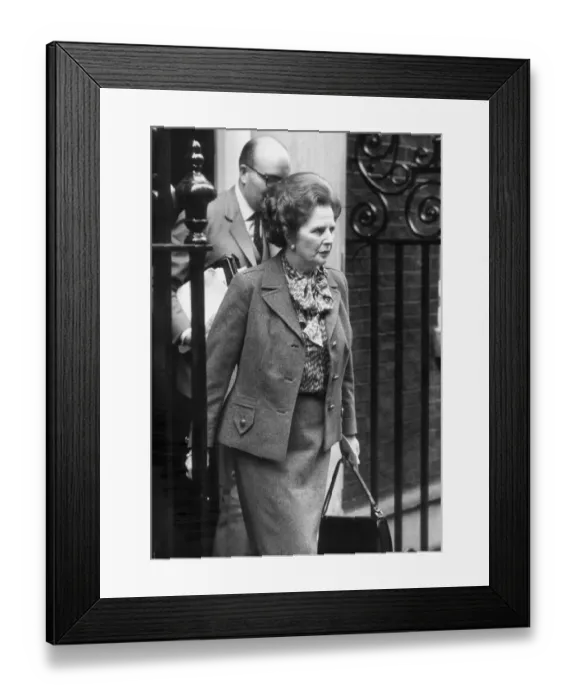 Framed Print : MARGARET THATCHER LEAVING 10 DOWNING STREET FOR A DEBATE IN THE COMMONS ON GCHQ - 11TH