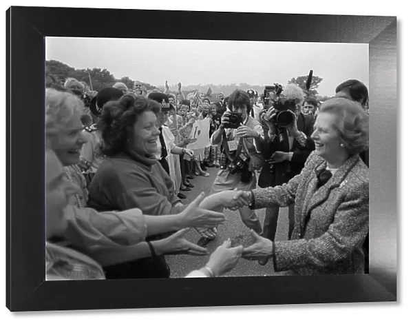 MARGARET THATCHER ELECTIONEERING - MAY 1987-3075