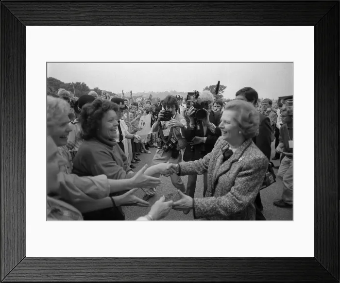Framed Print : MARGARET THATCHER ELECTIONEERING - MAY 1987-3075 Framed Print : MARGARET THATCHER ELECTIONEERING - MAY 1987-3075