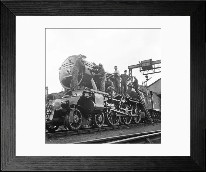 Framed Print : Mr Alan Pegler and his crew of volunteers pictured cleaning The Flying Scotsman Engine Framed Print : Mr Alan Pegler and his crew of volunteers pictured cleaning The Flying Scotsman Engine