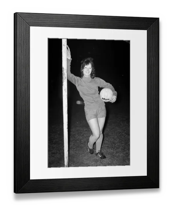 Framed Print : Josie Costello, 37 years old, who has been chosen as goalkeeper for her local ladies Framed Print : Josie Costello, 37 years old, who has been chosen as goalkeeper for her local ladies