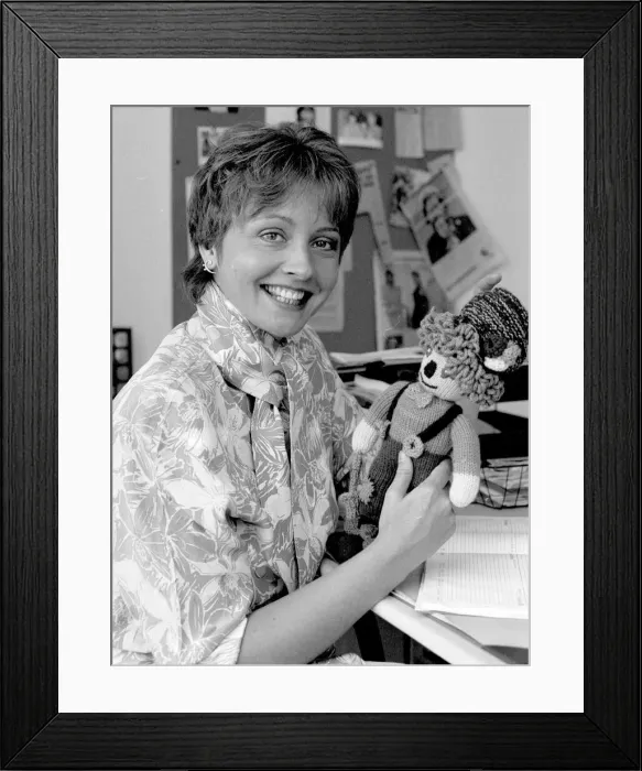 Framed Print : Anne Diamond in dressing room - August 1989 Framed Print : Anne Diamond in dressing room - August 1989