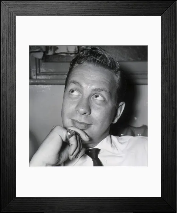 Framed Print : MEL TORME, AMERICAN SINGER IN HIS DRESSING ROOM DURING UK VISIT - JULY 1956 Framed Print : MEL TORME, AMERICAN SINGER IN HIS DRESSING ROOM DURING UK VISIT - JULY 1956