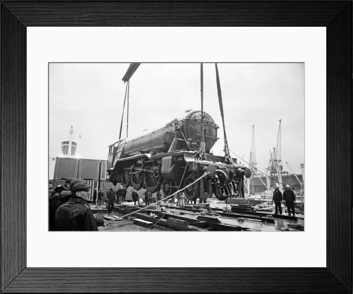 Framed Print : The Flying Scotsman arrives in Liverpool, England from San Francisco Framed Print : The Flying Scotsman arrives in Liverpool, England from San Francisco