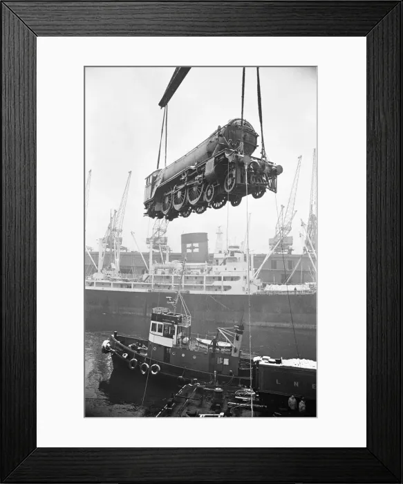 Framed Print : The Flying Scotsman arrives in Liverpool, England from San Francisco Framed Print : The Flying Scotsman arrives in Liverpool, England from San Francisco