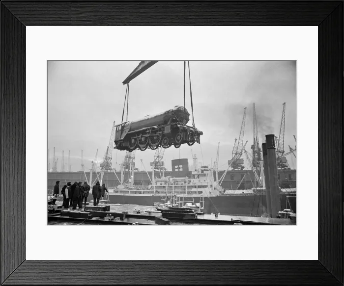 Framed Print : The Flying Scotsman arrives in Liverpool, England from San Francisco Framed Print : The Flying Scotsman arrives in Liverpool, England from San Francisco