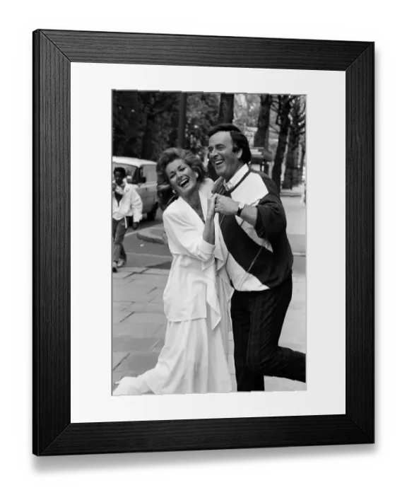 Framed Print : Colbys star Stephanie Beacham is back in Britain on a private visit Framed Print : Colbys star Stephanie Beacham is back in Britain on a private visit