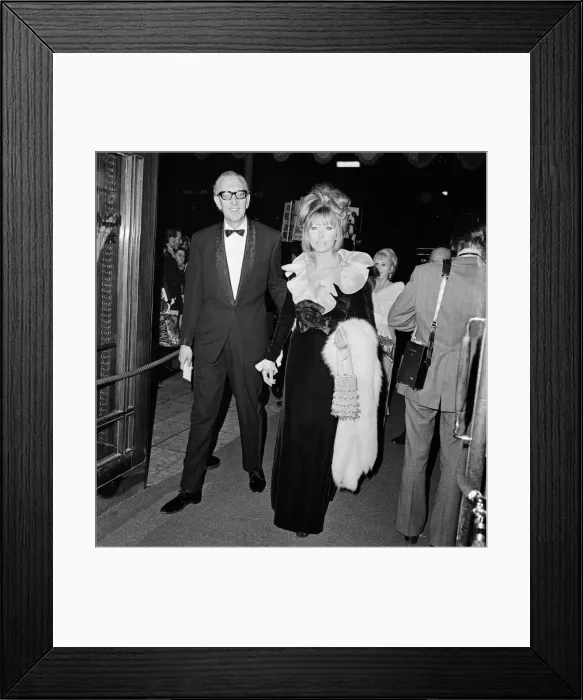 Framed Print : The premiere of Fiddler on the Roof'at the Dominion Theatre