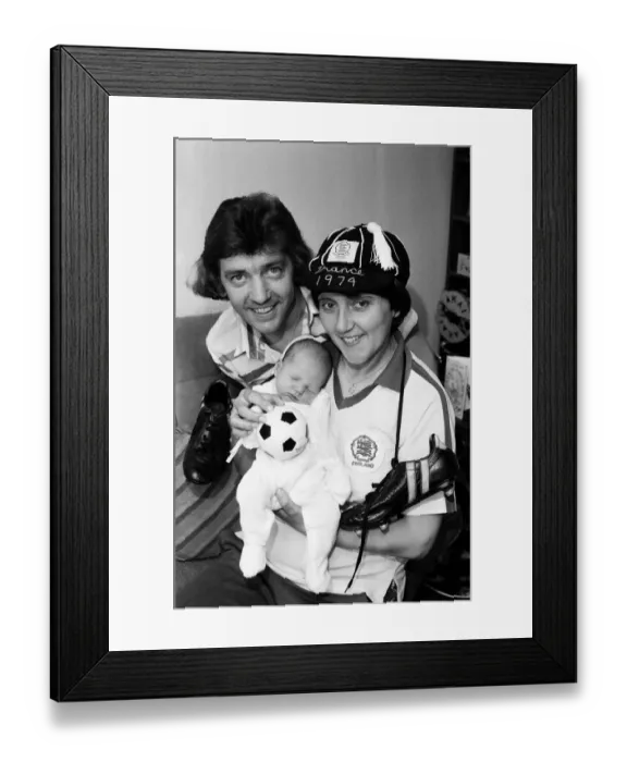 Framed Print : Former England Captain Carol Thomas with her baby. June 1986