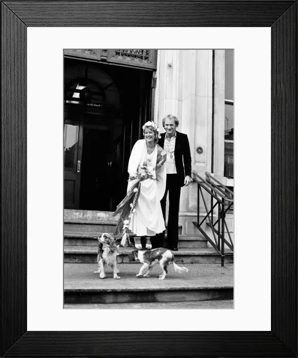 Framed Print : Actress Stephanie Beacham marries actor John McEnery at Hampstead Registry Office, London Framed Print : Actress Stephanie Beacham marries actor John McEnery at Hampstead Registry Office, London