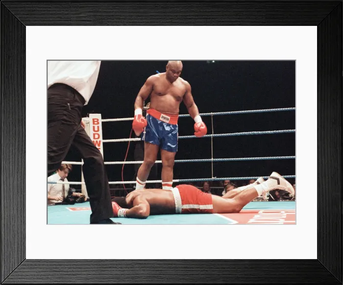 Framed Print : George Foreman vs. Terry Anderson, London Arena, London Framed Print : George Foreman vs. Terry Anderson, London Arena, London