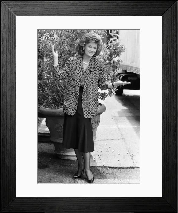 Framed Print : Actress Stephanie Beacham. 20th January 1986 Framed Print : Actress Stephanie Beacham. 20th January 1986