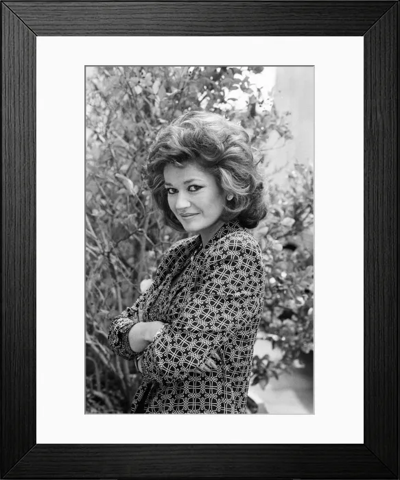 Framed Print : Actress Stephanie Beacham. 20th January 1986 Framed Print : Actress Stephanie Beacham. 20th January 1986