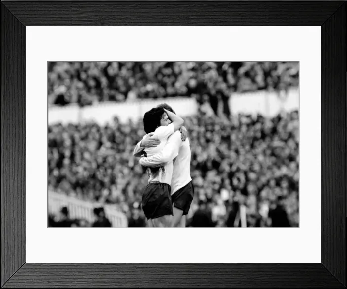 Framed Print : English League Division One match at White Hart Lane. Tottenham Hotspur 2 v Chelsea 0 Framed Print : English League Division One match at White Hart Lane. Tottenham Hotspur 2 v Chelsea 0
