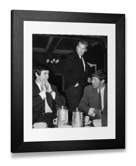 Framed Print : Scottish them Manager John Prentice (Standing) has a chat with Jim Baxter (left Framed Print : Scottish them Manager John Prentice (Standing) has a chat with Jim Baxter (left