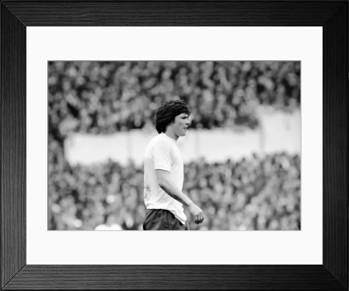 Framed Print : English League Division One match at White Hart Lane. Tottenham Hotspur 2 v Chelsea 0 Framed Print : English League Division One match at White Hart Lane. Tottenham Hotspur 2 v Chelsea 0