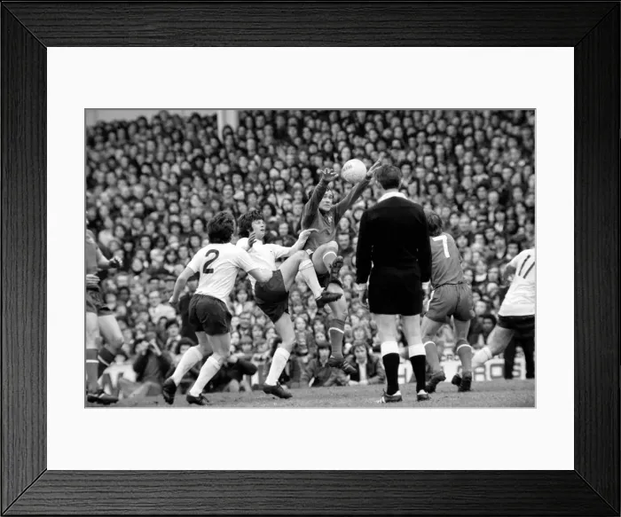 Framed Print : English League Division One match at White Hart Lane. Tottenham Hotspur 2 v Chelsea 0