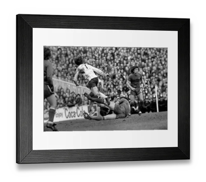 Framed Print : English League Division One match at White Hart Lane. Tottenham Hotspur 2 v Chelsea 0