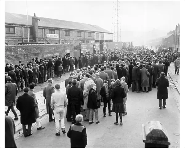Barnsley FC. Crowds queue up for tickets for cup tie against Manchester United