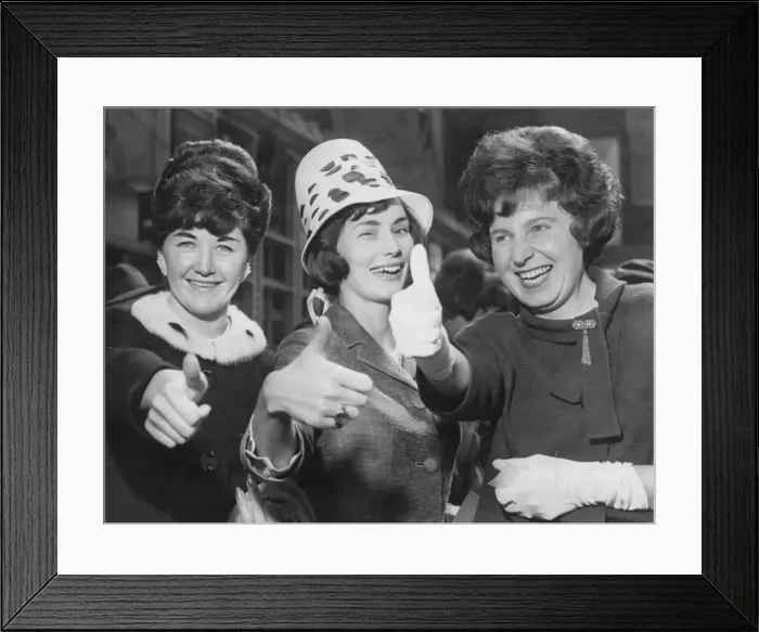 Framed Print : Thumbs up from three Manchester United wives l-r, Mrs Anne Dunne Framed Print : Thumbs up from three Manchester United wives l-r, Mrs Anne Dunne