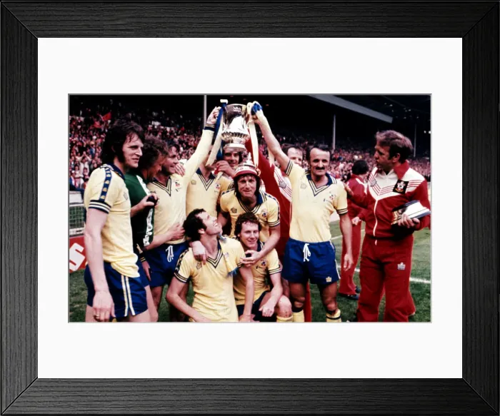 Framed Print : FA Cup Final at Wembley Stadium Manchester United 0 v Southampton 1 Framed Print : FA Cup Final at Wembley Stadium Manchester United 0 v Southampton 1