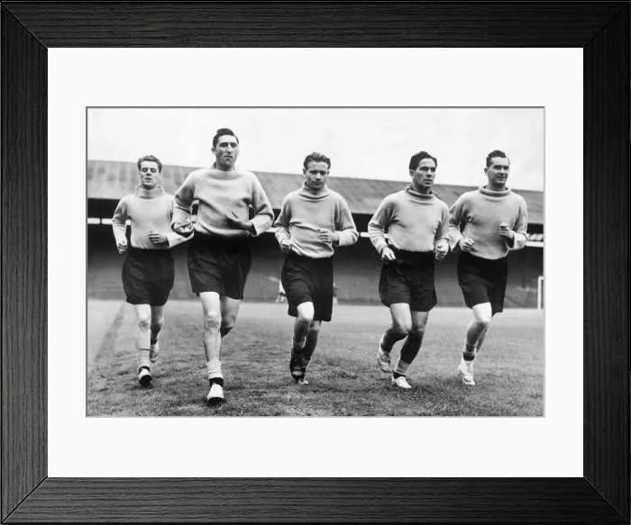 Framed Print : Newcastle United in training l-r: Mitchell, Brennan, Crowe, Robeldo and Jackie Milburn Framed Print : Newcastle United in training l-r: Mitchell, Brennan, Crowe, Robeldo and Jackie Milburn