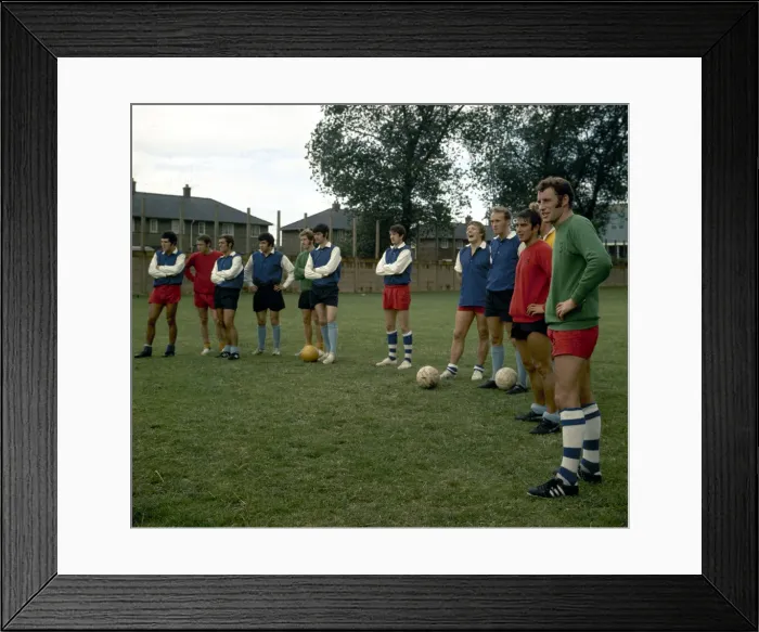 Framed Print : Hull City manager Terry Neill talkes a training session with his team July 1970 Framed Print : Hull City manager Terry Neill talkes a training session with his team July 1970