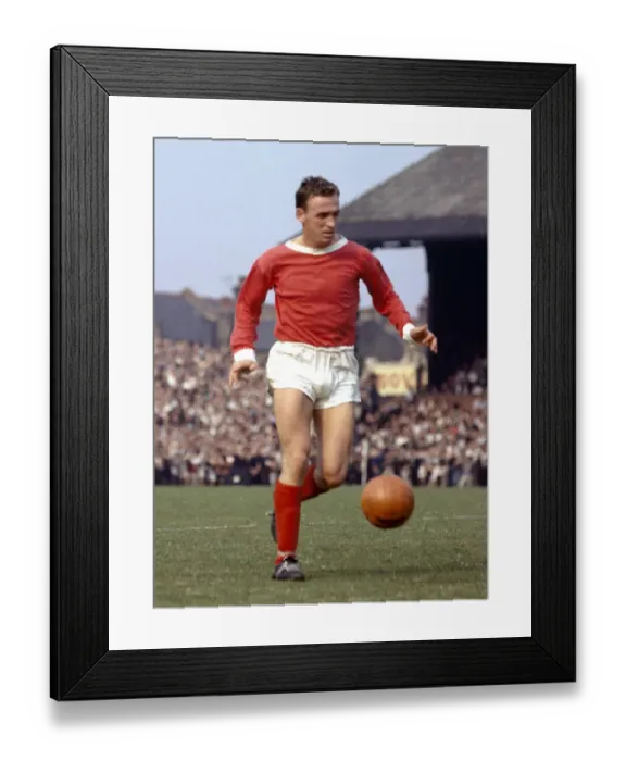 Framed Print : English League Division One match at Craven Cottage Fulham 2 v Manchester United 1 Framed Print : English League Division One match at Craven Cottage Fulham 2 v Manchester United 1