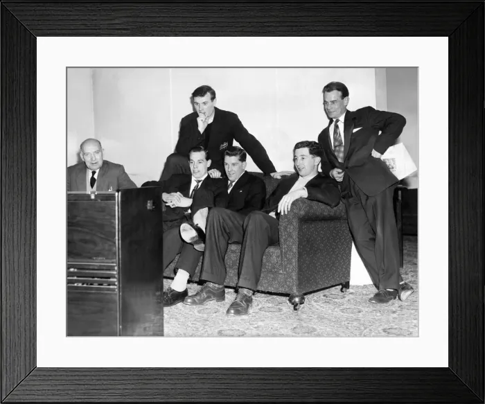Framed Print : Manchester United players watching the cup draw in their Blackpool hotel Framed Print : Manchester United players watching the cup draw in their Blackpool hotel